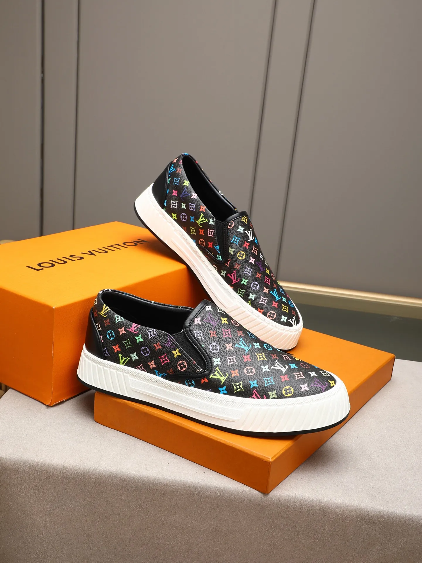 Mainly recommended model 👍👍👍P400 LOUIS VUITTON [Luden Yiwei] - LV upper imported first-layer cowhide combined with LV classic materials 🇩🇪 imported leather lining ➕ non-slip and wear-resistant outsole. Every man's identity is reflected in his elegant and stable upper shoes🚶🏻🚶🏻📯 No matter the wind or rain, the shoe last remains unchanged and can stand the test of time🔍️. ——Code number: 38-44 (45 can be customized)